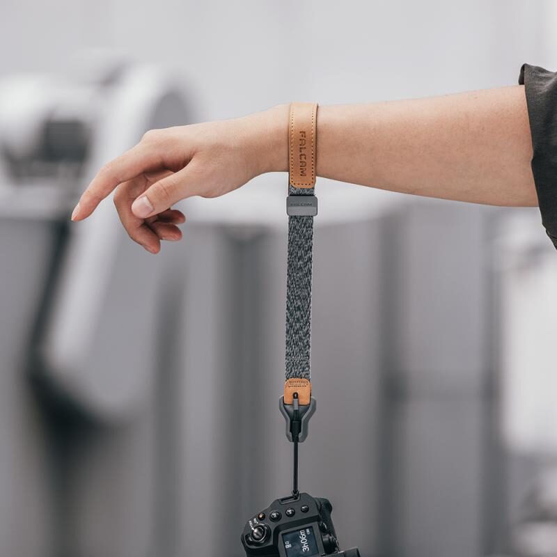 FALCAM Maglink Quick Magnetic Buckle Wrist Strap สายรัดข้อมือกับกล้อง สายคล้องมือ แม่เหล็ก รับน้ำหนักได้ถึง 50kg_1 Falcam maglink quick magnetic buckle wrist strap สายรัดข้อมือกับกล้อง สายคล้องมือ แม่เหล็ก รับน้ำหนักได้ถึง 50kg 1