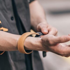 FALCAM Maglink Quick Magnetic Buckle Wrist Strap สายรัดข้อมือกับกล้อง สายคล้องมือ แม่เหล็ก รับน้ำหนักได้ถึง 50kg_4 Falcam maglink quick magnetic buckle wrist strap สายรัดข้อมือกับกล้อง สายคล้องมือ แม่เหล็ก รับน้ำหนักได้ถึง 50kg 4