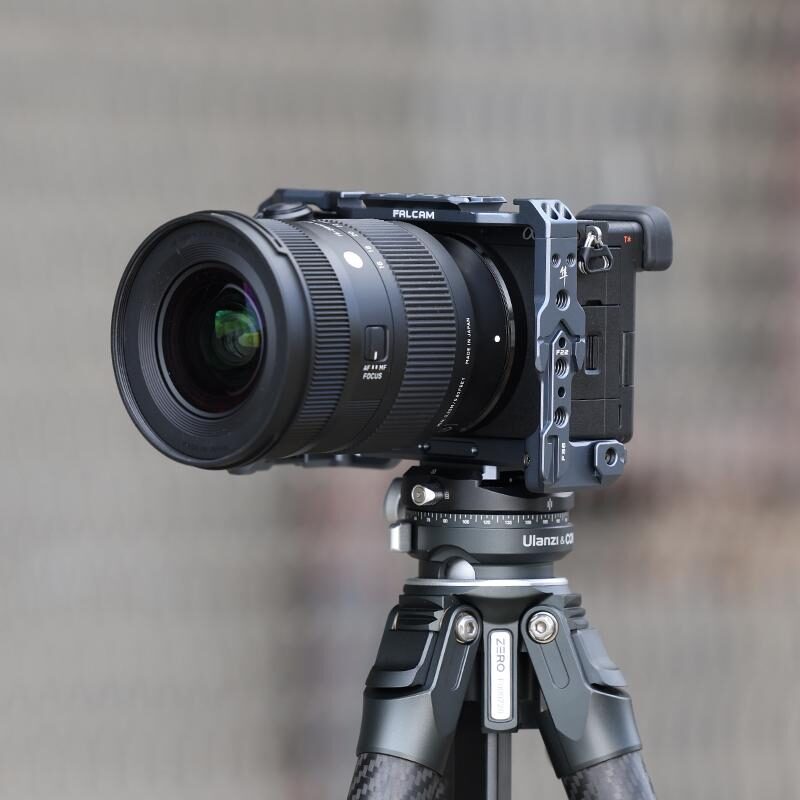 FALCAM F22&F38 Quick Release Camera Cage for Sony A6700 เคสกล้อง Sony A6700 ระบบ Quick Release (1) Falcam f22&f38 quick release camera cage for sony a6700 เคสกล้อง sony a6700 ระบบ quick release (1)