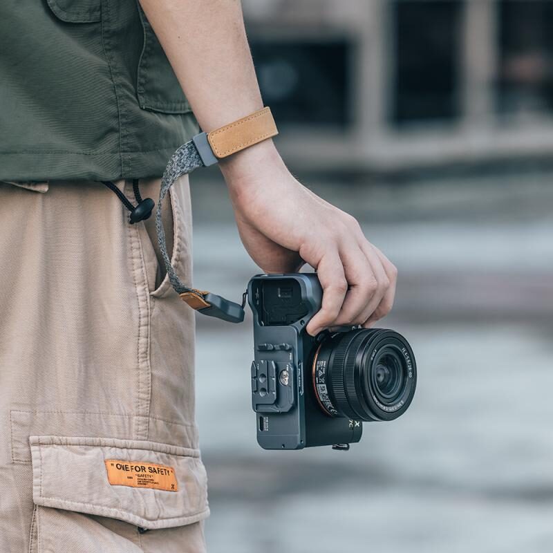 Falcam F22&F38&F50 Quick Release Bottom Plate for Sony A7CII แผ่นฐาน ระบบปลดเร็ว สำหรับติด กล้อง โซนี่ A7CII 3 Falcam f22&f38&f50 quick release bottom plate for sony a7cii แผ่นฐาน ระบบปลดเร็ว สำหรับติด กล้อง โซนี่ a7cii 3