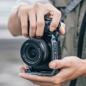Falcam F22F38F50 Quick Release Camera Cage for Sony A7C II - เคจกล้องระบบ Quick Release (1) Falcam f22f38f50 quick release camera cage for sony a7c ii เคจกล้องระบบ quick release (1)