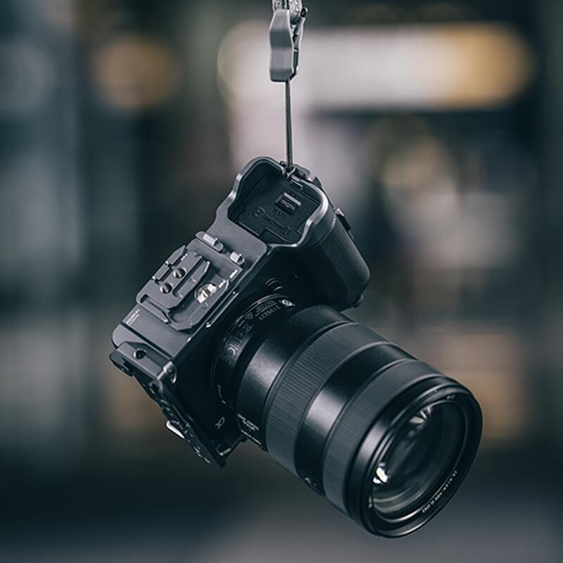 Falcam F22F38F50 Quick Release Camera Cage for Sony ZV-E1 - เคจกล้องระบบปลดเร็ว พร้อม Interface ครบครัน (5) Falcam f22f38f50 quick release camera cage for sony zv e1 เคจกล้องระบบปลดเร็ว พร้อม interface ครบครัน (5)