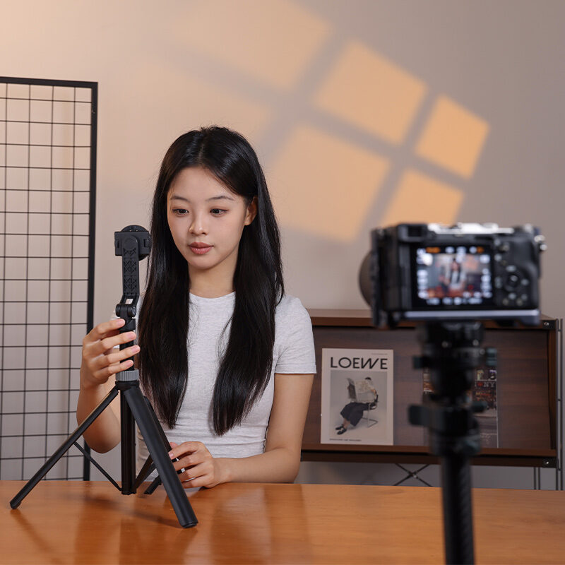 Ulanzi LM01 Photography Flashlight - ไฟแฟลชไลท์ถ่ายภาพระดับมืออาชีพ 10W พร้อม 20 Gobo และแสง RGB 4 โทน (8) Ulanzi lm01 photography flashlight ไฟแฟลชไลท์ถ่ายภาพระดับมืออาชีพ 10w พร้อม 20 gobo และแสง rgb 4 โทน (8)